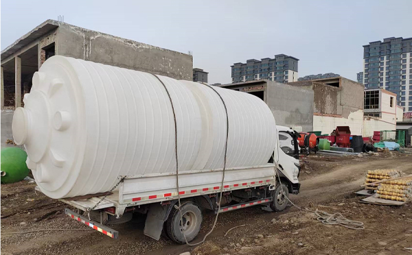 PE瓜州塑料大桶运输中