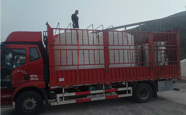 瓜州立式运输桶安排发货现场